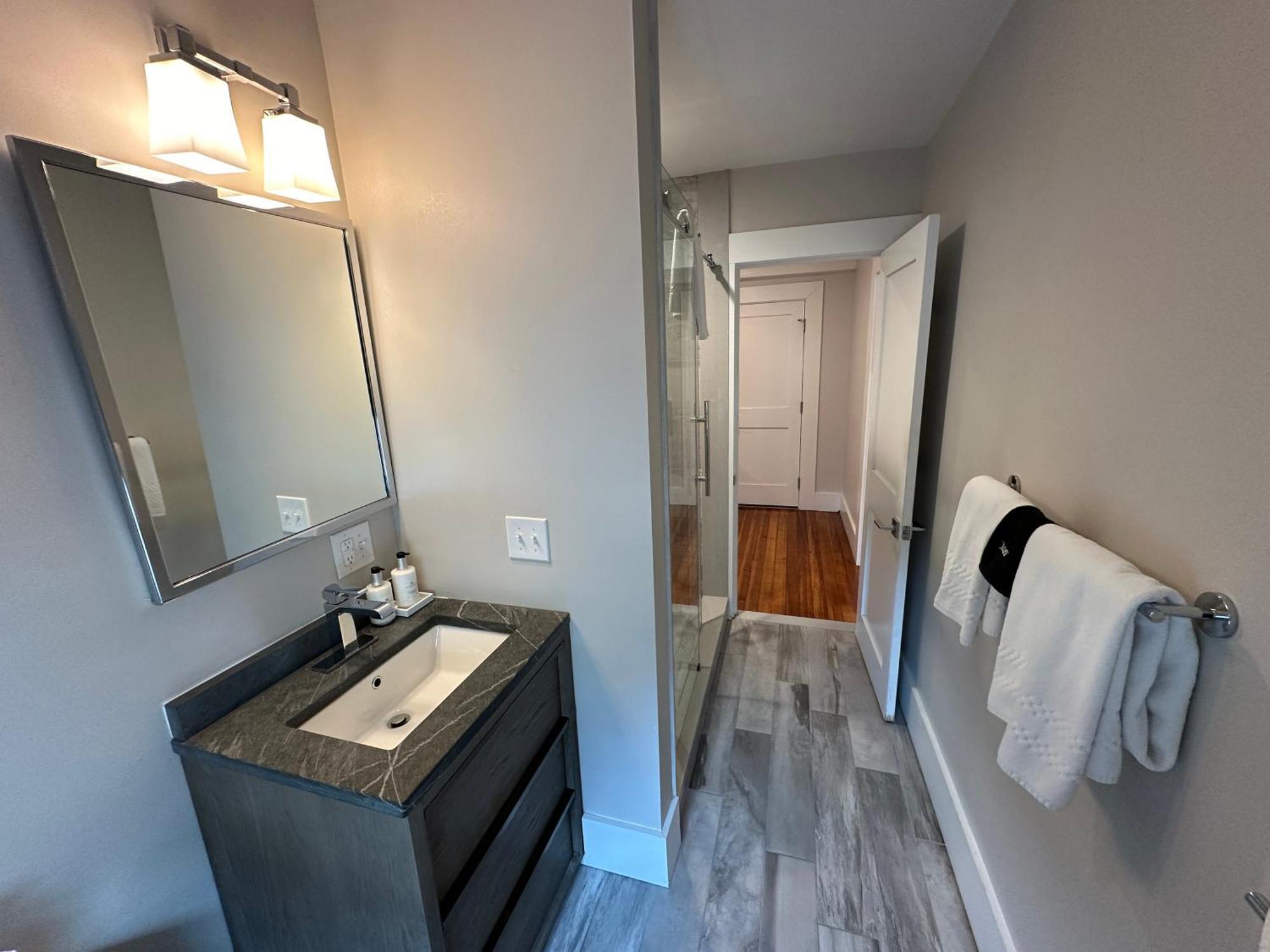 Entire Modern 7 Unit 7 Bath Boutique Inn Newport Eksteriør bilde